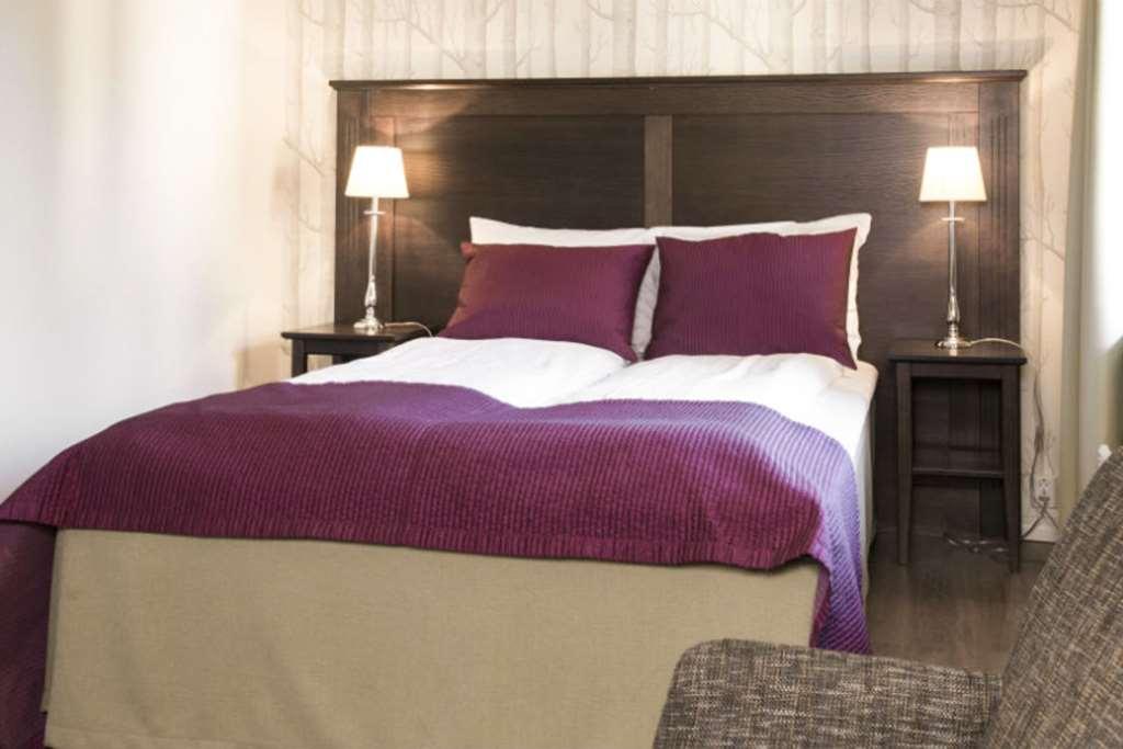 Home Hotel Park Халден Номер фото
